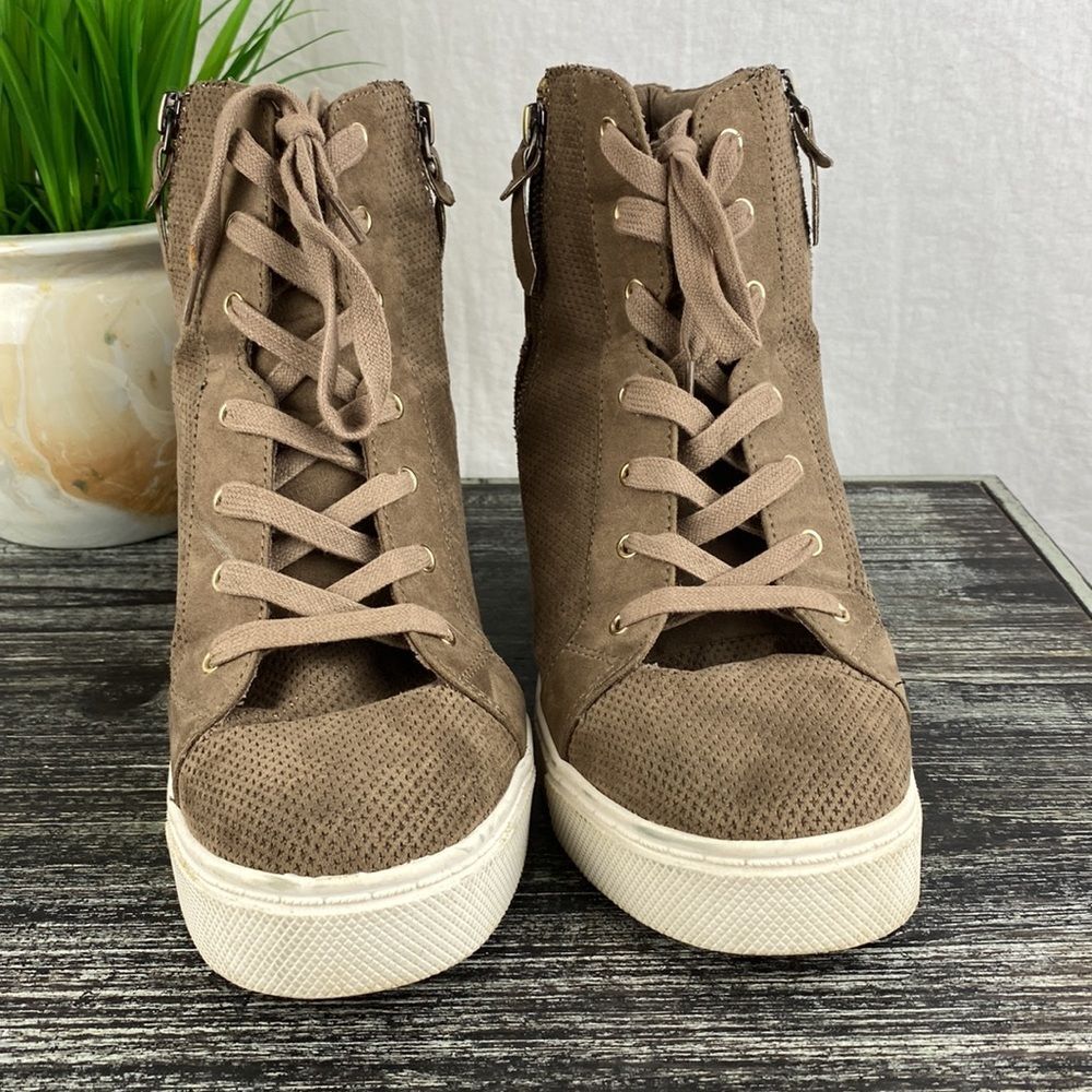 Steve Madden Tan & White Lynn Hi Top Lace & Zip Platform Sneaker Shoe 9 - Picture 3 of 9